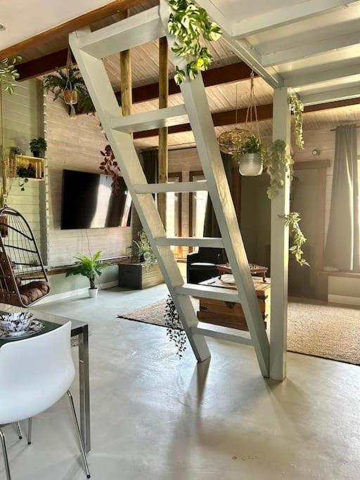 Jungle Style Lodge With Jacuzzi ,Sauna And Garden Near Amsterdam Vijfhuizen Εξωτερικό φωτογραφία