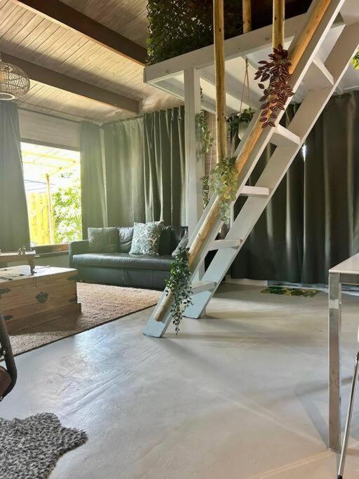 Jungle Style Lodge With Jacuzzi ,Sauna And Garden Near Amsterdam Vijfhuizen Εξωτερικό φωτογραφία