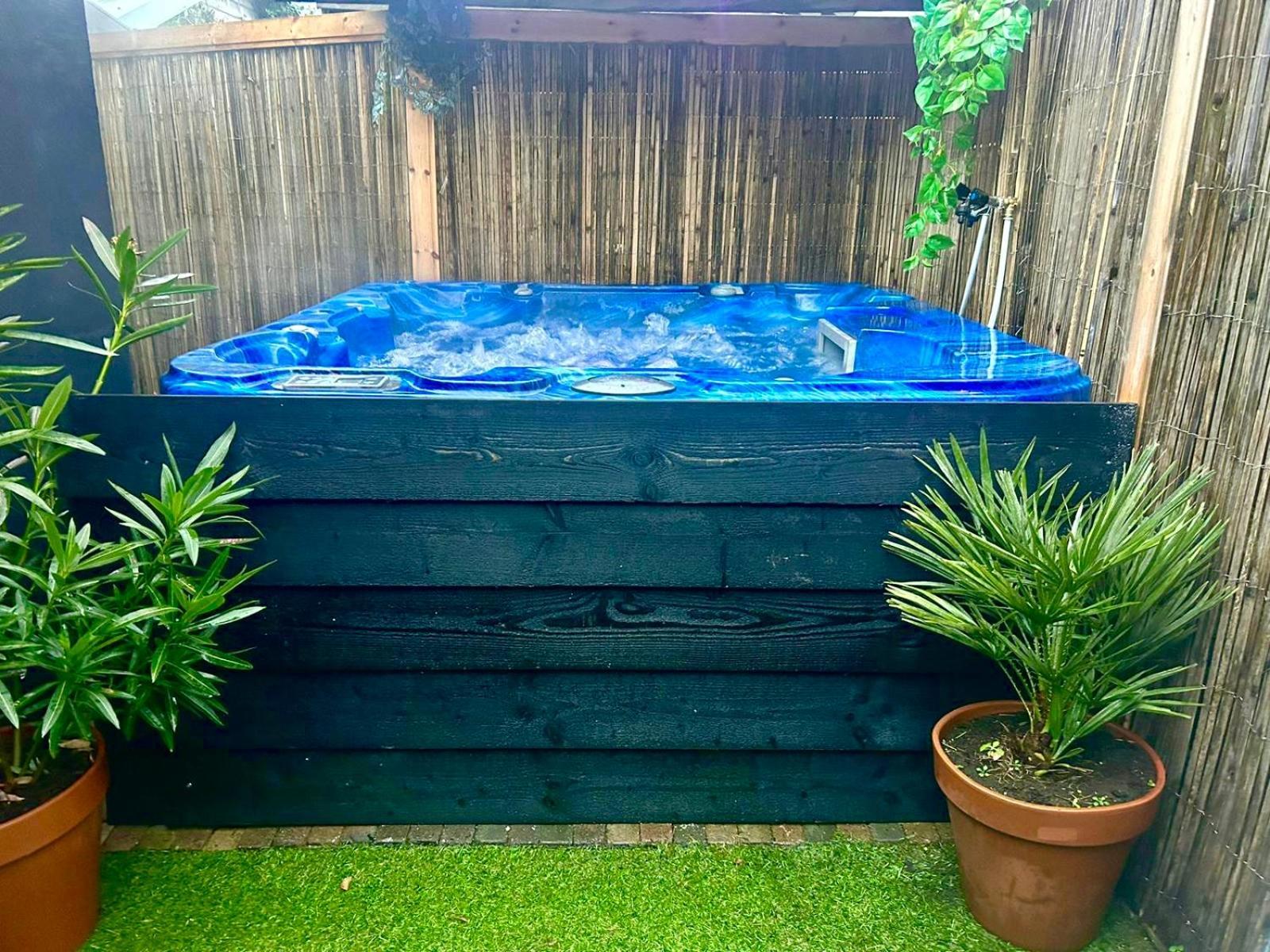 Jungle Style Lodge With Jacuzzi ,Sauna And Garden Near Amsterdam Vijfhuizen Εξωτερικό φωτογραφία